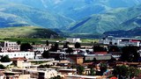 ཨ་ནི་འཆི་མེད་ལ་ཁྲིམས་ཐག་ལོ་གསུམ།