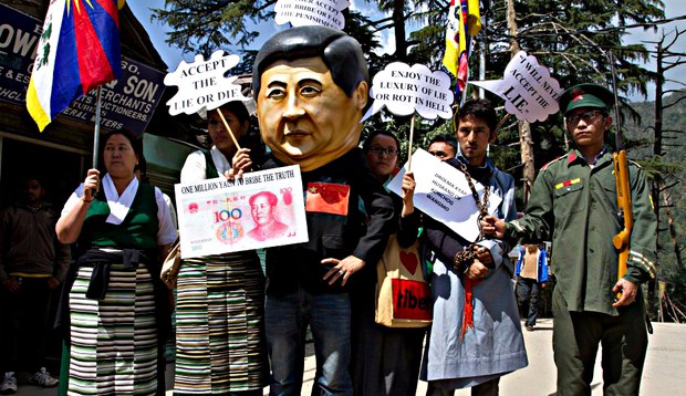 བཞུགས་སྒར་དུ་ཚོགས་པ་ཁག་ནས་རྒྱ་ནག་ལ་ངོ་རྒོལ། བཞུགས་སྒར་དུ་ཚོགས་པ་ཁག་ནས་རྒྱ་ནག་ལ་ངོ་རྒོལ།