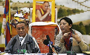 བོད་དོན་དམིགས་བསལ་ཚོཌ་ཆེན་དབུ་བཙུཌ་གནང་བ། བོད་དོན་དམིགས་བསལ་ཚོཌ་ཆེན་དབུ་བཙུཌ་གནང་བ།