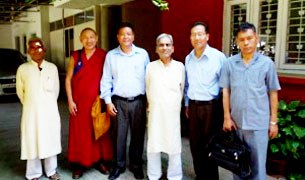སྤྱི་འཐུས་ལྷན་ཚོཊ་ནས་གདུང་སེམས་མཉམ་སྐྱེའི་ལས་འགུལ། སྤྱི་འཐུས་ལྷན་ཚོཊ་ནས་གདུང་སེམས་མཉམ་སྐྱེའི་ལས་འགུལ།