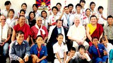 ཁེ་ན་ཌའི་རྩེ་རིགས་བློན་ཆེན་རྒེ་རི་ལོན་མཆོག་གྲགས་པ་རིན་པོ་ཆེ་མཆོག་གི་བྱམས་བརྩེའི་བདེ་རྩ་ཚོགས་པའི་བུ་ཕྲུག་གཅེས་ཉར་ཁང་དུ་ཕེབས་པ།