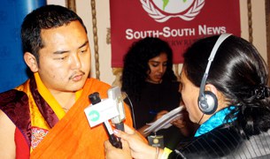 འབྲུག་པདྨ་དཀར་པོ་སློབ་གྲྭའི་ནང་བུད་མེད་ཀྱི་སློབ་སྟོན། འབྲུག་པདྨ་དཀར་པོ་སློབ་གྲྭའི་ནང་བུད་མེད་ཀྱི་སློབ་སྟོན།