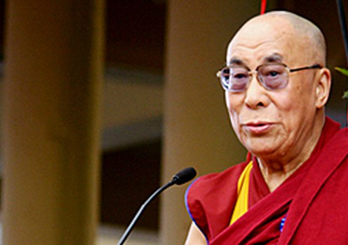 བཞུགས་སྒར་དུ་༸གོང་ས་མཆོག་གིས་སྐུའི་འཁྲུངས་སྐར་གྱི་ཉིན་མོར་བཀའ་སློབ་སྩོལ་བཞིན་པ།