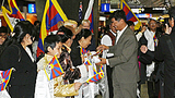 བཀའ་ཁྲི་མཆོག་ལ་མེལ་སྦོལ་དུ་ཕེབས་བསུ་ཞུས་འདུག