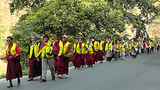 གདུང་སེམས་མཉམ་བསྐྱེད་ཀྱི་གོམ་བགྲོད།