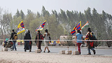 རྡ་ས་ནས་ལྷ་སར་གོམ་བགྲོད།