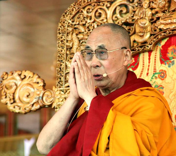 དབུ་མ་རིན་ཆེན་ཕྲེང་བ་དང་བཤེས་སྤྲིངས་ཀྱི་གསུང་ཆོས་སྩོལ་བཞིན་པ། དབུ་མ་རིན་ཆེན་ཕྲེང་བ་དང་བཤེས་སྤྲིངས་ཀྱི་གསུང་ཆོས་སྩོལ་བཞིན་པ།