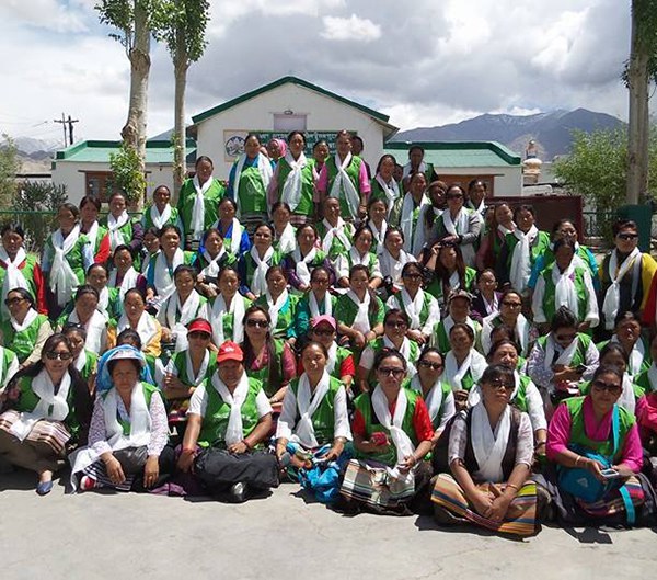 དུས་དབང་སྐབས་སྤྱི་ཚོགས་ཞབས་ཞུ། དུས་དབང་སྐབས་སྤྱི་ཚོགས་ཞབས་ཞུ།