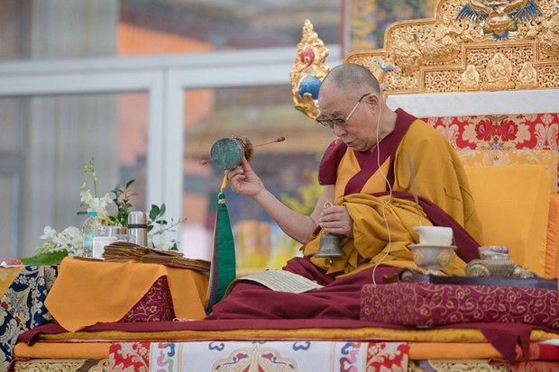 བདེ་སྐྱིད་ཀྱི་རྩ་བ་ནི་སེམས་ཞི་འདུལ་དང་བྱམས་བརྩེ་ལྡན་པ། བདེ་སྐྱིད་ཀྱི་རྩ་བ་ནི་སེམས་ཞི་འདུལ་དང་བྱམས་བརྩེ་ལྡན་པ།