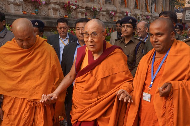 རྡོར་གདན་དུ་༧གོང་ས་མཆོག་གིས་གསར་འབྱོར་བོད་མིར་མཇལ་ཁ་བཀའ་སློབ། རྡོར་གདན་དུ་༧གོང་ས་མཆོག་གིས་གསར་འབྱོར་བོད་མིར་མཇལ་ཁ་བཀའ་སློབ།