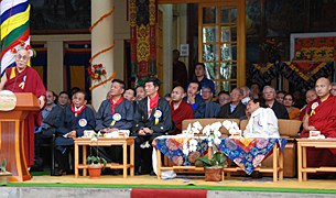བཞུགས་སྒར་དུ་འཁྲུངས་སྐར་སྲུང་བརྩི། བཞུགས་སྒར་དུ་འཁྲུངས་སྐར་སྲུང་བརྩི།