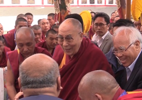 ༧གོང་ས་མཆོག་བོད་དང་ས་འབྲེལ་མོན་རྟ་དབང་ས་གནས་སུ་ཞབས་སོར་བདེ་བར་འཁོད་སྐབས། ༢༠༡༧།༤།༧