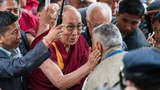 ༸གོང་ས་མཆོག་ཨ་རུ་ཎཱ་ཅལ་དུ་ཞབས་སོར་འཁོད་སྐབས་ཀྱི་སྐུ་པར།