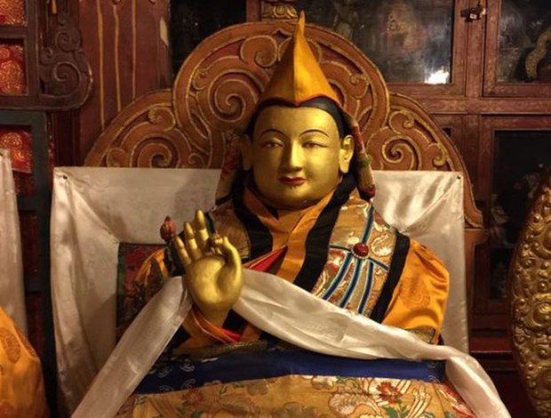 ༸རྒྱལ་དབང་སྐུ་ཕྲེང་བཅུ་གཉིས་པ་འཕྲིན་ལས་རྒྱ་མཚོ་མཆོག