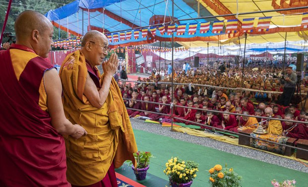 བྱང་ཆུབ་སེམས་འགྲེལ་གྱི་བཀའ་ཆོས་དབུ་འཛུགས་གནང་བ། བྱང་ཆུབ་སེམས་འགྲེལ་གྱི་བཀའ་ཆོས་དབུ་འཛུགས་གནང་བ།