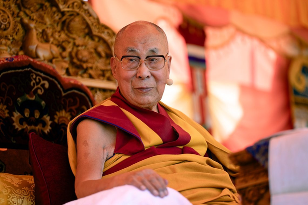 གཞན་གཅེས་འཛིན་གྱི་ཡོན་ཏན།