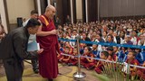ཨ་སམ་ལ་བཅར་བའི་བོད་མིར་མཇལ་ཁ་གནང་བ།