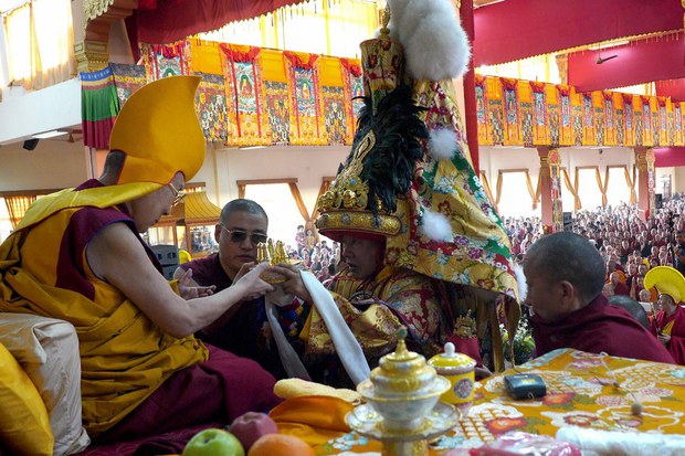 དགའ་ལྡན་ལྔ་མཆོད་དང་བརྟན་བཞུགས། དགའ་ལྡན་ལྔ་མཆོད་དང་བརྟན་བཞུགས།