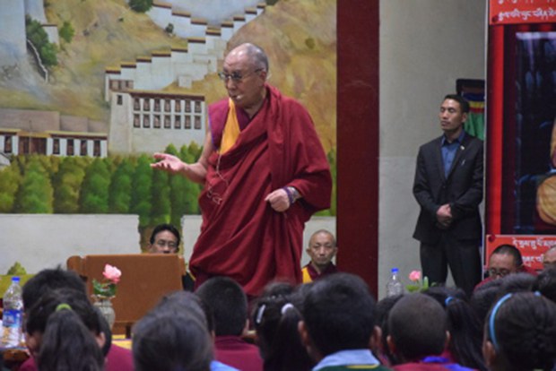 ༸གོང་ས་མཆོག་ནས་རིག་ལམ་འདུ་འཛོམས་ཐོག་བཀའ་སློབ། ༸གོང་ས་མཆོག་ནས་རིག་ལམ་འདུ་འཛོམས་ཐོག་བཀའ་སློབ།