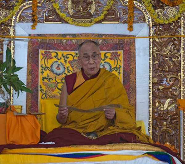 ༸གོང་ས་མཆོག་ལཌི་བི་ཡ་རུ་ཞབས་སོར་འཁོད། ༸གོང་ས་མཆོག་ལཌི་བི་ཡ་རུ་ཞབས་སོར་འཁོད།