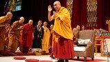 བོད་མི་དང་སོག་པོ་འབྲུག་པ་བཅས་མི་གྲངས་༡༠༠༠ལྷག་ལ་བཀའ་སློབ་ལམ་སྟོན།