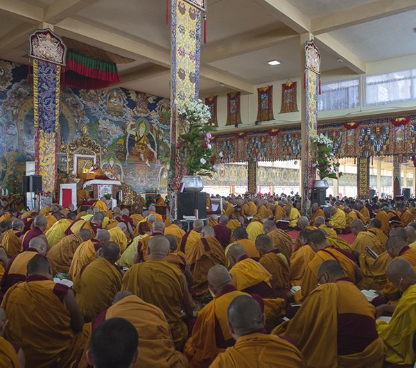 ཆོས་ལུགས་ཕན་ཚུན་བར་གུས་ཞབས་དགོས། ཆོས་ལུགས་ཕན་ཚུན་བར་གུས་ཞབས་དགོས།