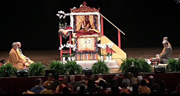 ༸གོང་ས་མཆོག་ནས་བྷོ་སི་ཊོན་དུ་བློ་སྦྱོང་ཚིག་བརྒྱད་མའི་བཀའ་ཆོས་བསྩལ་བ། ༸གོང་ས་མཆོག་ནས་བྷོ་སི་ཊོན་དུ་བློ་སྦྱོང་ཚིག་བརྒྱད་མའི་བཀའ་ཆོས་བསྩལ་བ།