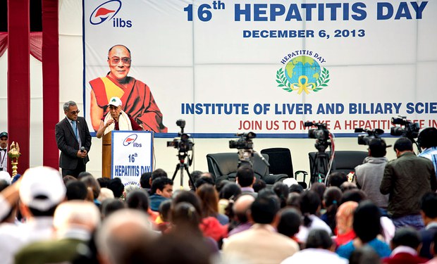 ༸གོང་ས་མཆོག་ནས་མཆིན་པ་དང་མཁྲིས་པའི་སྨན་བཅོས་ལྟེ་གནས་ཁང་དུ་ཆིབས་བསྒྱུར། ༸གོང་ས་མཆོག་ནས་མཆིན་པ་དང་མཁྲིས་པའི་སྨན་བཅོས་ལྟེ་གནས་ཁང་དུ་ཆིབས་བསྒྱུར།