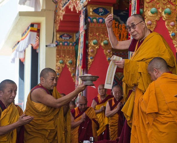 ཕྱི་ལོ་༢༠༡༧ལོར་དཔལ་དུས་ཀྱི་འཁོར་ལོའི་དབང་ཆེན་སྩལ་རྒྱུ། ཕྱི་ལོ་༢༠༡༧ལོར་དཔལ་དུས་ཀྱི་འཁོར་ལོའི་དབང་ཆེན་སྩལ་རྒྱུ།