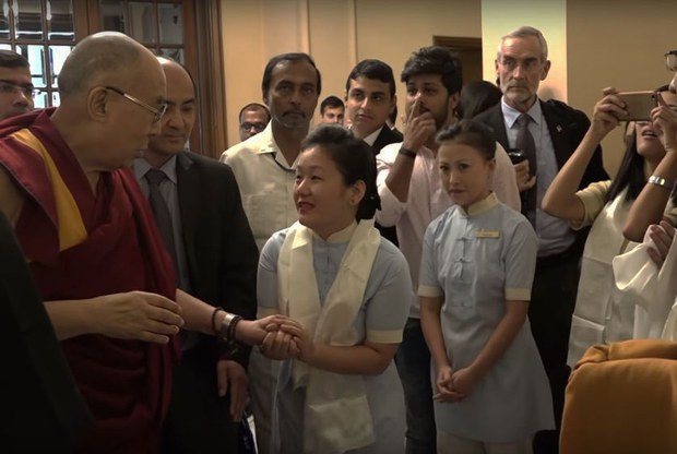 ༸གོང་ས་མཆོག་ཀོལ་ཀཱ་ཏཱར་ཞབས་སོར་བདེ་བར་འཁོད་འདུག ༸གོང་ས་མཆོག་ཀོལ་ཀཱ་ཏཱར་ཞབས་སོར་བདེ་བར་འཁོད་འདུག
