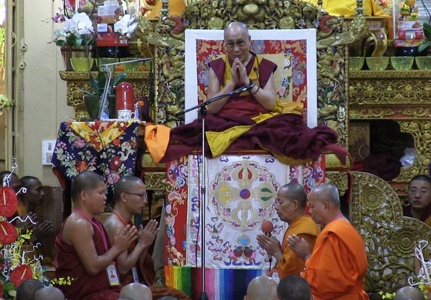 བདེ་སྡུག་གི་རྩ་བ་དེ་ཡིད་བློའི་བལྟ་ཚུལ་ཐོག་ནས་ཡོང་གི་ཡོད།