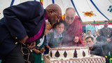  ༸གོང་ས་མཆོག་དང་ཊུཊུ་མཆོག་བུ་ཕྲུག་ཁྱིམ་སྡེར་ཕེབས་པ།