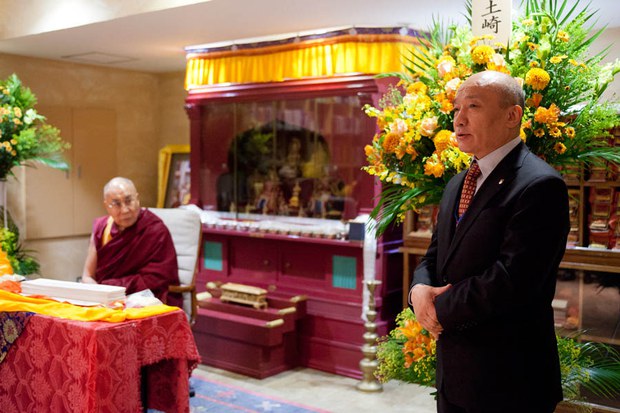 ༸གོང་ས་མཆོག་ནས་ཉི་ཧོང་ནང་གི་མཛད་འཆར་ཁག་ལེགས་གྲུབ།