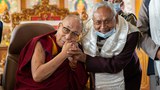 ༧གོང་ས་༸སྐྱབས་མགོན་ཆེན་པོ་མཆོག་གིས་རྒྱ་གར་བྷི་ཧར་མངའ་སྡེའི་སྤྱི་ཁྱབ་བློན་ཆེན་མཆོག་ལ་དམིགས་བསལ་གཟིམ་ཆུང་མཇལ་ཁ་བསྩལ་བ།