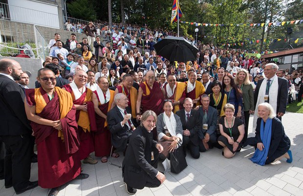རི་ཀོན་ཆོས་འཁོར་དགོན་དང་ནང་ཆོས་སློབ་གཉེར།