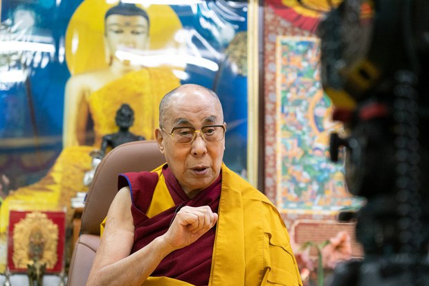 བྱང་ཨ་རི་ཁུལ་གྱི་བོད་མི་ཚོས་གསོལ་འདེབས་ཞུས་པ་བཞིན་༧གོང་ས་མཆོག་ནས་གསུང་ཆོས་བསྩལ་རྒྱུ།