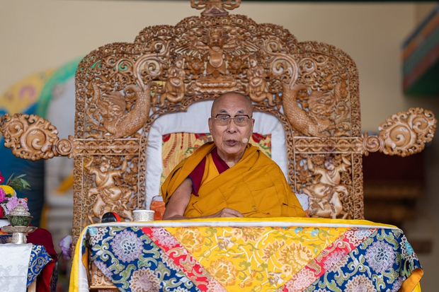 མཛའ་བརྩེའི་འདུ་ཤེས་དང་ཞི་བདེ་མཉམ་གནས།