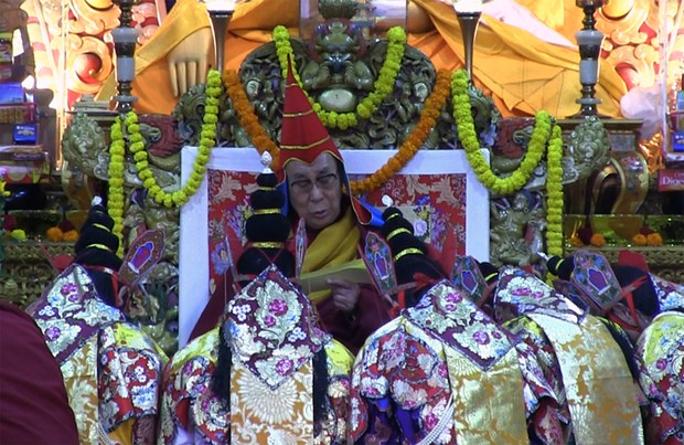 ཚོགས་ཁག་ཅིག་ནས་བརྟན་བཞུགས།