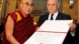 ༸གོང་ས་མཆོག་ལ་གྲངས་ཉུང་མི་རིགས་ཀྱི་རྟགས་འབུལ་ལམ་ཞུས་ཡོད་པ།