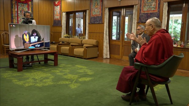 གོ་ལ་འདི་བྱམས་བརྩེའི་ཕྱོགས་སུ་སྐྱོད་པ། གོ་ལ་འདི་བྱམས་བརྩེའི་ཕྱོགས་སུ་སྐྱོད་པ།