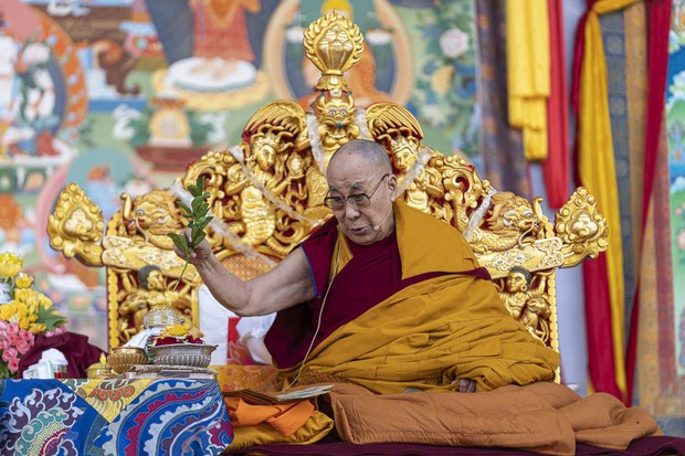 བྱམས་སྙིང་རྗེ་དང་སྟོང་ཉིད་ཀྱི་ཉམས་ལེན་དགོས། བྱམས་སྙིང་རྗེ་དང་སྟོང་ཉིད་ཀྱི་ཉམས་ལེན་དགོས།