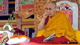 ལ་དྭགས་གླེ་ཞི་བའི་ཚལ་ཕོ་བྲང་དུ་ཆོས་འབྲེལ།