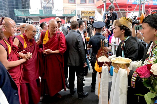 ༧གོང་ས་མཆོག་ནིའུ་ཡོག་ཏུ་ཆིབས་བསྒྱུར་བསྐྱངས་པ།
