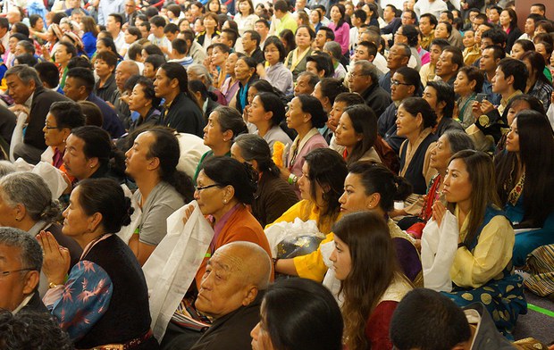 བོད་མི་ཚོས་༧གོང་ས་མཆོག་ལ་གུས་བརྩི་ཧ་ཅང་ཆེན་པོ་འདུག བོད་མི་ཚོས་༧གོང་ས་མཆོག་ལ་གུས་བརྩི་ཧ་ཅང་ཆེན་པོ་འདུག