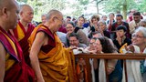 ༢༠༡༩།༩།༤།༧གོང་ས་མཆོག་གིས་ཕྱི་ལོ་༢༠༡༩་ཟླ་༩་པའི་ཚེས་༤ནས་ཉིན་གསུམ་རིང་ཧོ་ཤར་ཨེ་ཤེ་ཡི་དད་ལྡན་ཆོས་ཞུ་བ་རྣམས་ལ་གསུང་ཆོས་བསྩལ་གནང་མཛད་ཡོད་པ།