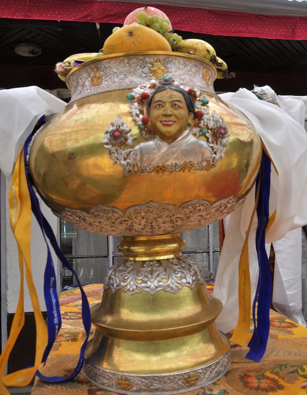 ༢༠༡༦ལོའི་རྒྱལ་ཡུམ་ཆེན་མོའི་དྲན་རྟེན་རྩེ་འགྲན། ༢༠༡༦ལོའི་རྒྱལ་ཡུམ་ཆེན་མོའི་དྲན་རྟེན་རྩེ་འགྲན།