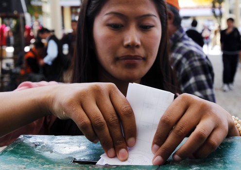 སྲིད་སྤྱི་གཉིས་ཀྱི་འོས་བསྡུ་ཉིན་བརྒྱ་དུས་གཅིག་ཏུ་གནང་ཐུབ་ཀྱི་མེད།