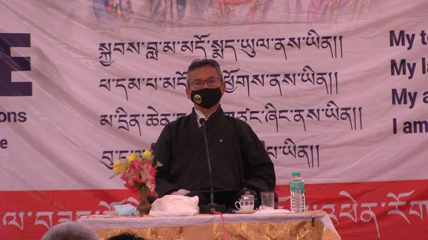 སྲིད་སྐྱོང་འོས་མི་དབུ་དཀར་ཚང་སྐལ་བཟང་རྡོ་རྗེ་ལགས་རྒྱ་གར་ལྷོ་ཕྱོགས་སུ་ཕེབས་ཡོད་པ། སྲིད་སྐྱོང་འོས་མི་དབུ་དཀར་ཚང་སྐལ་བཟང་རྡོ་རྗེ་ལགས་རྒྱ་གར་ལྷོ་ཕྱོགས་སུ་ཕེབས་ཡོད་པ།