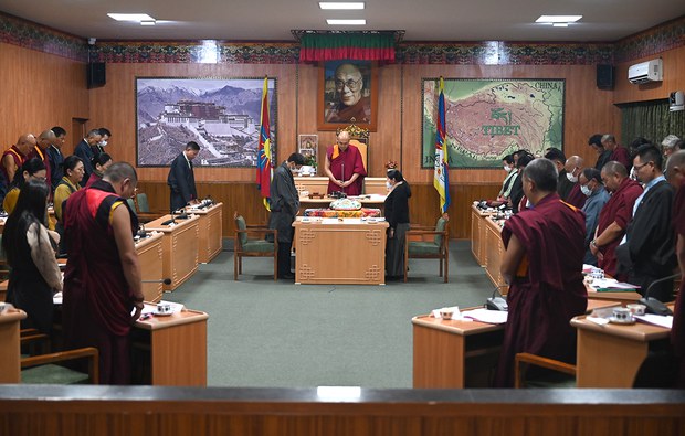 སྐབས་ ༡༧ པའི་བོད་མི་མང་སྤྱི་འཐུས་ལྷན་ཚོགས་ཀྱི་གྲོས་ཚོགས་ཚོགས་དུས་བཞི་བ།