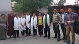 བལ་ཡུལ་རྒྱ་ནག་གཞུང་ཚབ་ཁང་གི་མདུན་ལས་འགུལ་སྤེལ་མཁན་བོད་མི་ཚོ༢༣རྗེས་གློད་བཀྲོལ་ཐོབ་སྐབས། ༢༠༡༤།༤།༡